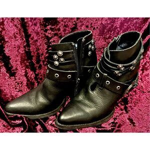 Dingo Boots - size 7